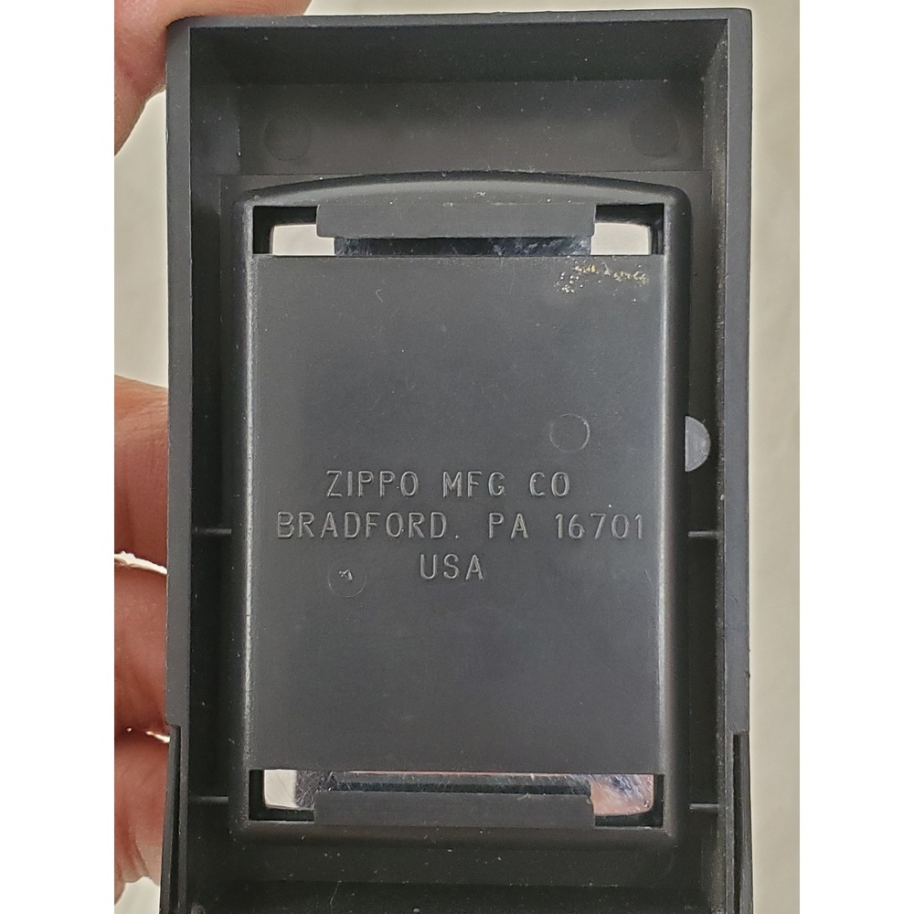 Zippo Tiger Face Graphic Windproof Lighter Polished Chrome with Case USA Made - Picture 4 of 6